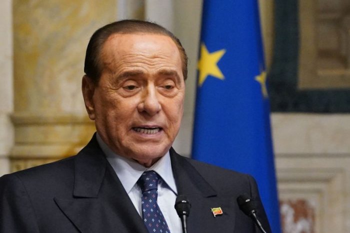 Centrodestra, Berlusconi “Al lavoro per rifondarlo guardando al 2023”