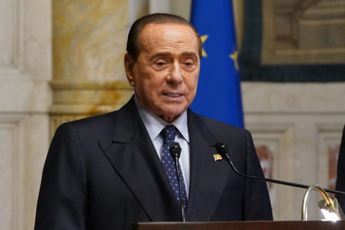 Berlusconi a Draghi “Da Forza Italia apporto leale, serve stabilità”