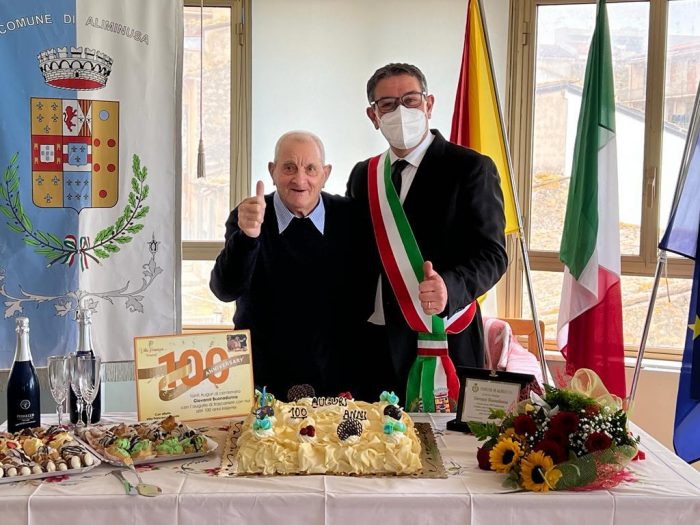 Festa ad Aliminusa per i 100 anni di nonno Giovanni