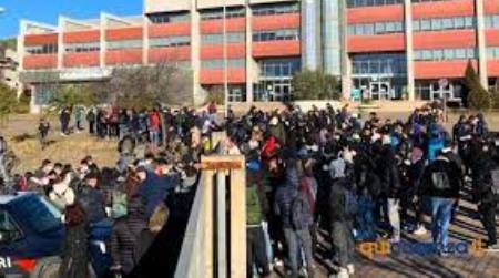 Anche il sindaco di Castrolibero parteciperà alla manifestazione degli studenti dell’ISS “Valentini-Majorana” Ascolto e vicinanza istituzionale ed umana ai ragazzi e alle ragazze sono necessari rispetto al quadro dei gravi fatti dichiarati in queste settimane