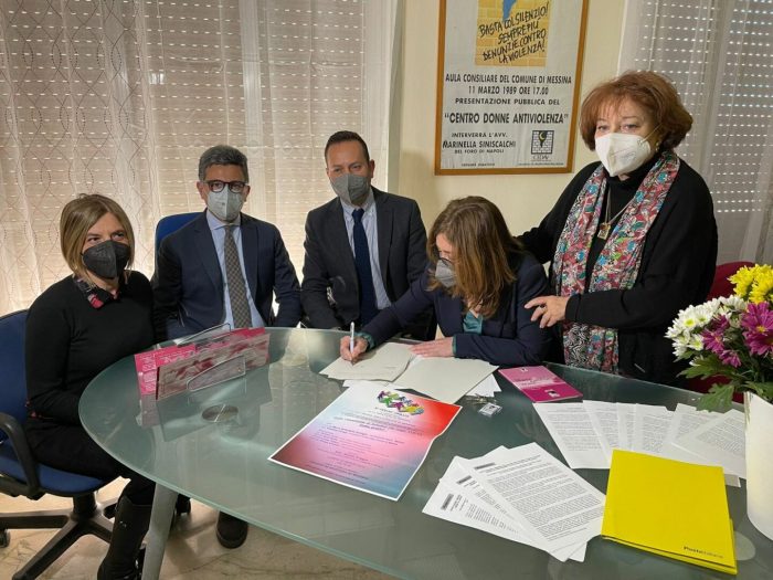 Poste consegna un alloggio per donne vittime di violenza a Onlus di Messina