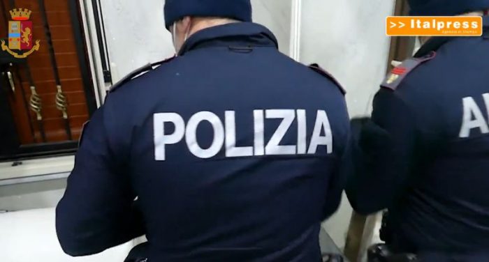 Armi e droga, 21 arresti tra Sicilia e Calabria