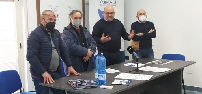 ACRQ , “Associazione Centri di Revisione,Qualità” , solidale per i popoli ucraini "Farsi testimoni di solidarietà", è questa la scelta di As.N.A.L.I. Regionale Calabria (Associazione Nazionale Autonoma Liberi Imprenditori) in collaborazione con A.C.R.Q. (Associazione Centri Revisione di Qualità) e la Caritas Diocesana di Oppido Mamertina-Palmi