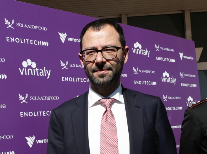 Vinitaly, Patuanelli “E’ l’edizione della ripresa”