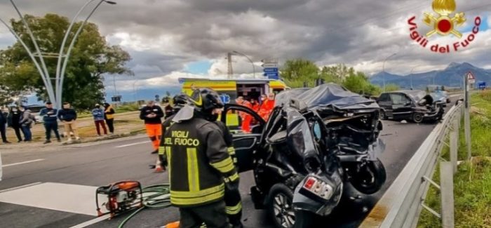 Drammatico incidente in Calabria, due morti e un ferito grave Ancora morti sulla Statale 106