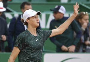 Sinner rimonta Rublev e approda ai quarti a Montecarlo