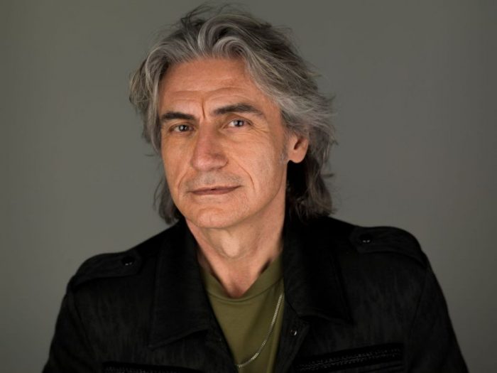 Luciano Ligabue, il 3 maggio esce l’autobiografia “Una storia”