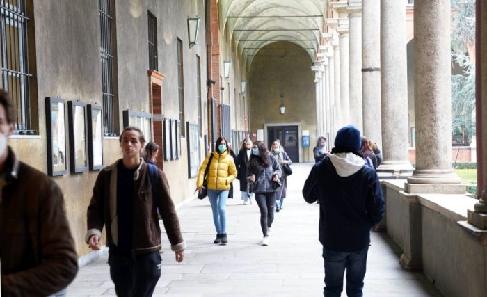 Contraffazione, solo il 14% del fenomeno è legato alle vendite online