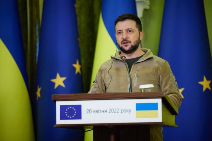 Zelensky alla Biennale Venezia “Supportate la nostra lotta con l’arte”