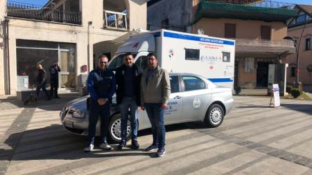 Cinquefrondi, “Comune dei diritti” L'Amministrazione Comunale consegna alla Lados un'auto per dare servizi sanitari e sociali alle persone bisognose di cure