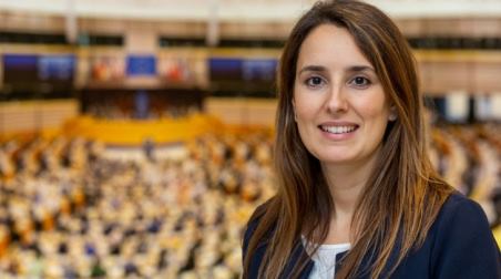 Laura Ferrara: “Studenti e società al centro del progetto di sviluppo calabrese” Gli alunni dell’ITIS di Polistena a colloquio con l’eurodeputata su PISU e Città del porto