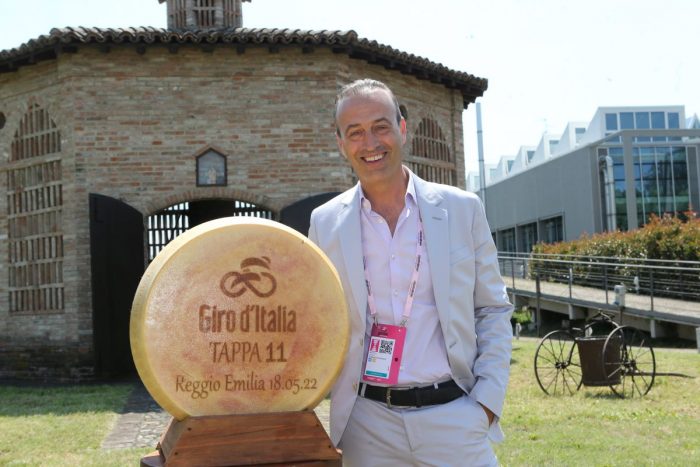 Il Parmigiano Reggiano firma l’undicesima tappa del Giro d’Italia