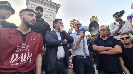 Consiglio di Stato reggina1914, convocare i consigli comunali di Reggio Calabria e della città metropolitana. VIDEO Tutti uniti il 29 di agosto a Roma. Migliaia  di persone sotto la sede del consiglio di Stato per difendere la città di Reggio Calabria