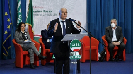 Cisl Calabria, appello ai candidati Tonino Russo, Segretario generale: priorità sono crescita, sostenibilità, dignità del lavoro, qualità dei servizi, tutela del territorio, lotta alla criminalità organizzata. Mettere da parte demagogia e populismo. No a Italia e due velocità. Un patto per lo sviluppo