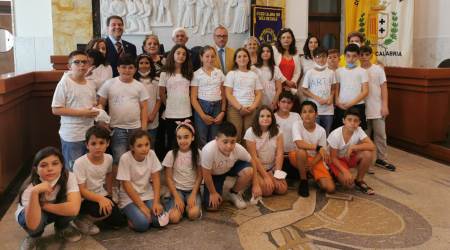 Studenti dell’IC di Bova Marina – Condofuri in visita a Palazzo “Corrado Alvaro” I bambini sono stati accolti dal Sindaco metropolitano f.f. Carmelo Versace nell'ambito di un'iniziativa promossa dal Lions Club Reggio Calabria Sud Area Grecanica