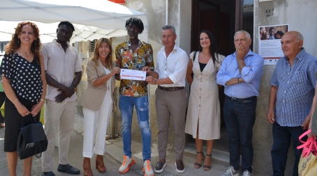 Agenzia sociale per l’abitare. “Casa Chiara” per Issa, Alliou  e Abdulaye Issa fa il muratore, Alliou e Abdulaye lavorano nelle campagne. Sono arrivati in Italia tra il 2017 e il 2018. Hanno lasciato il proprio paese e la propria famiglia 