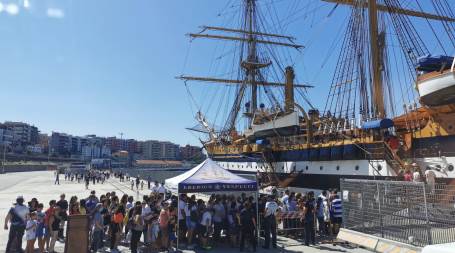 L’Amerigo Vespucci omaggia i Bronzi di Riace Visita del Comandante Siragusa, accompagnato dal Sindaco f.f. Brunetti, al Museo Archeologico Nazionale. Presente anche il Direttore marittimo della Calabria e della Basilicata tirrenica, Capitano di Vascello, Giuseppe Sciarrone