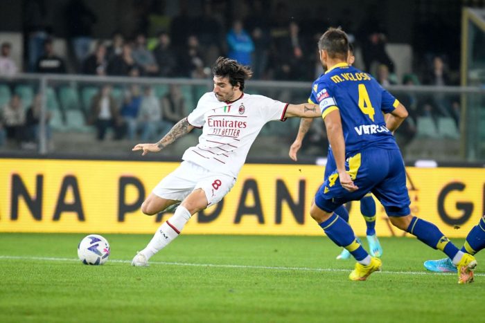 Verona non è più fatal, il Milan soffre ma vince 2-1