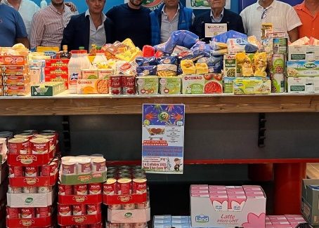 Brillante successo per la raccolta alimentare a Palmi Durante il fine settimana del 1/2 Ottobre si è tenuta, sul territorio pianigiano, a cura del Circolo Cacciatori Naturalisti Palmesi in favore della Charitas relativa alla Parrocchia di San Francesco, una importante iniziativa di raccolta alimentare a sostegno delle famiglie bisognose