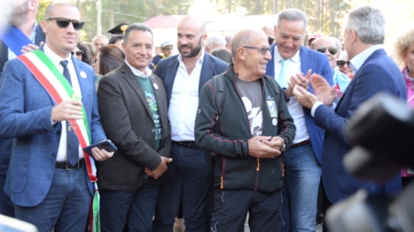 Grande esordio per la cerimonia d’inaugurazione della Ciclopista dell’Ampollino Oltre 400 persone per la cerimonia di inaugurazione del tratto che collega il Centro Visite Trepidò al Teatro Tenda