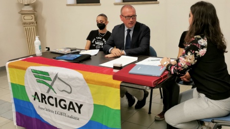 Congresso Arcigay, Versace: “Al fianco del movimento verso la piena affermazione dei diritti fondamentali” Il Sindaco metropolitano f.f. all'avvio dei lavori congressuali della territoriale reggina. Presente anche l'assessora comunale Irene Calabrò