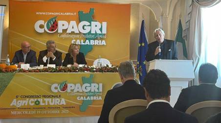 Copagri, Francesco Macrì confermato presidente per acclamazione Macrì, quasi metà Regione vocata all’agricoltura; ruolo Primario sempre più legato a cultura e presidio territorio