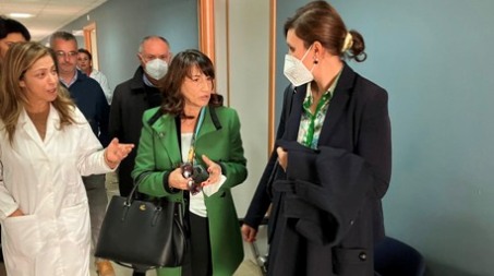 Visita Ospedale di Gioia Tauro del Garante della Salute Consolidare la necessaria sinergia tra i vari livelli istituzionali per ripristinare un’adeguata fruibilità dei servizi di assistenza sanitaria e soddisfare così le esigenze di un territorio, quello della Piana di Gioia Tauro, che raccoglie un bacino d’utenza molto ampio 