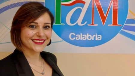 Legge Delrio: Annalisa Alfano (IdM): “Accelerare il processo di riforma, per un ritorno alle Province storiche” Smaltita la sbronza populista, per colpa della quale una certa visione pressappochista vedeva i comuni e le Province come carrozzoni da sottoporre a dieta dimagrante