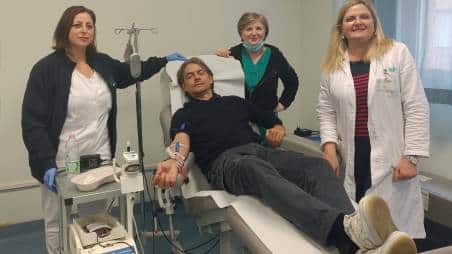 L’allenatore della Reggina Inzaghi effettua la sua prima donazione di sangue al G.O.M. di Reggio Calabria Accolto dal Direttore dell’UOC Servizio Immunotrasfusionale, Dr. Alfonso Trimarchi, il campione del mondo ha compiuto un gesto di grande altruismo dimostrando sincero affetto per la città