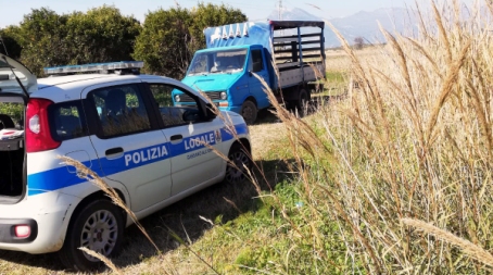 Scoperti alcuni soggetti a rubare quintali di arance da un fondo di proprietà comunale Il sindaco, "Abbiamo sport denuncia ai carabinieri, facciamo sconti a nessuno"