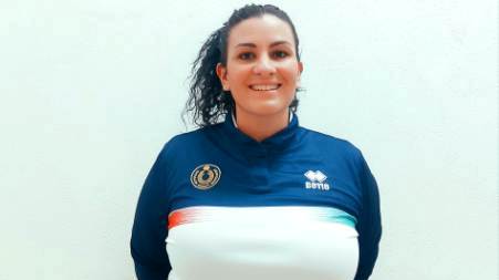 Arbitro di pallavolo si dimette in Calabria, “Non sopporto più di essere misurata e pesata come si fa con le vacche” In un post nel profilo social, Martina Scavelli, "La salute mentale, l'integrità di un individuo, la passione e il sacrificio di un essere umano valgono molto di più di qualche centimetro di troppo! Da oggi inizia la mia battaglia per superare la discriminazione imposta da certe norme". L'intervento di Caterina Vaiti (Segretaria confederale Cgil Calabria), "Pronti a fare la parte contro il body shaming sul posto di lavoro"