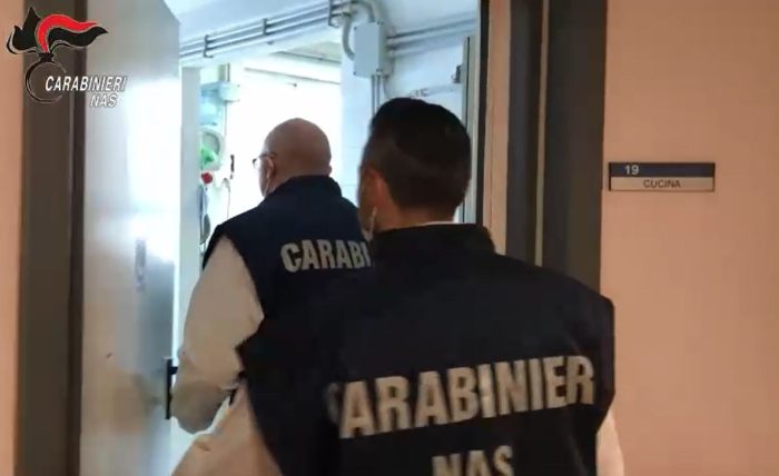 Escrementi e blatte in mense ospedaliere, controlli dei Nas tra Palermo e Catania