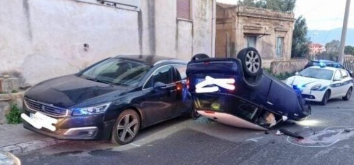 Alba di Pasqua tragica a Reggio Calabria, muore un 39enne in un incidente stradale L'uomo sembra aver perso il controllo del mezzo, in corso i rilievi della Polizia Municipale