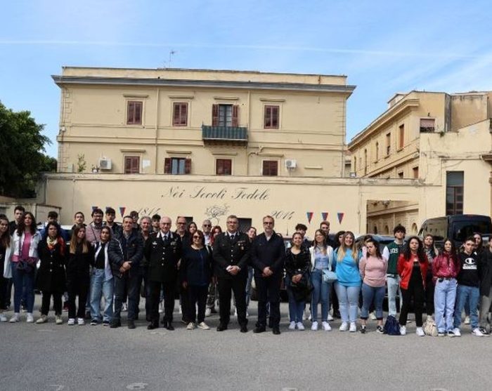 Studenti in visita al Comando Legione Carabinieri “Sicilia”