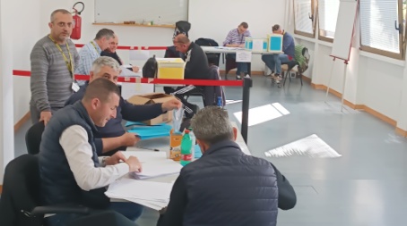 Sindacato unitario, “L’Orsa non ha fatto richiesta formale al referendum in Mct al Porto di Gioia Tauro” L’incredulità nasce dal fatto che nessuna richiesta formale, a questo momento, è stata avanzata alle OO.SS. che hanno indetto il Referendum e nessun lavoratore o rappresentante aderente ad ORSA ha aderito alla richiesta fatta nelle assemblee per la composizione dell’organismo