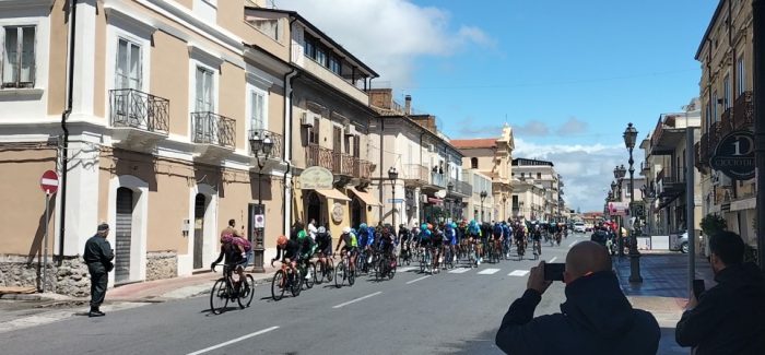 Entusiamo a Siderno per il passaggio del Giro Ciclistico della Città Metropolitana di Reggio Calabria