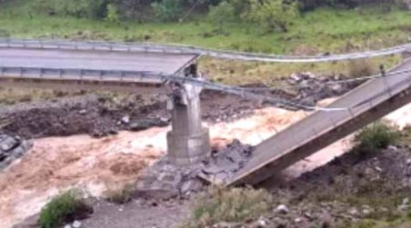 Crollo viadotto a Longobucco, Legambiente Calabria: “Incrementare controlli sugli appalti e limitare rischio idrogeologico in una regione ad alto rischio” Sul viadotto collassato nel territorio di Longobucco attendiamo di capire, in seguito agli accertamenti in corso, le ragioni del crollo