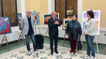 Palazzo Alvaro si colora con l’arte iberica: inaugurata la collettiva “Espressioni Artistiche del Mondo Spagnolo” Il percorso espositivo, curato dal Maestro Giuseppe Iaria, rientra nell'ambito del progetto internazionale  "El gran dìa de la amistad Reggio – España"