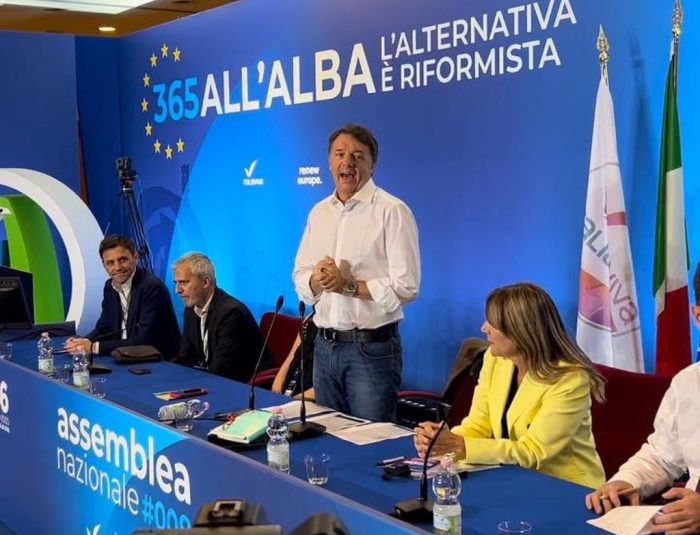 Renzi “Governo inconcludente, a casa con alternativa riformista”