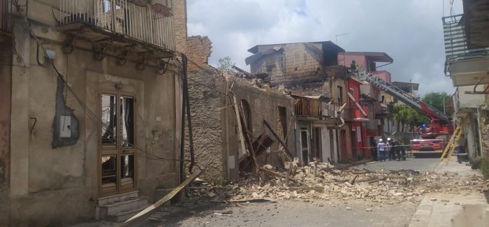 San Procopio, le immagini scioccanti del vasto incendio distruggendo un intero quartiere