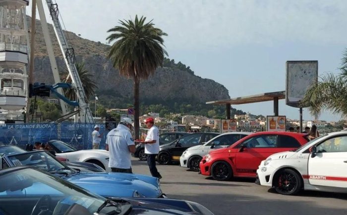 SM Expo PA, parata di auto d’epoca a Mondello