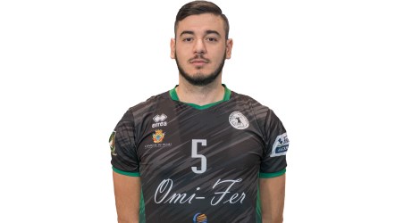 Omifer, Amato torna a vestire la maglia della sua città È un ritorno a casa quello di Alberto Amato, talentuoso schiacciatore alto 1.86 cm che, dopo aver sondato nuove esperienze in altre squadre di diverse categorie