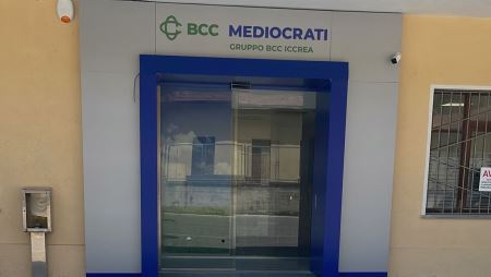 La BCC Mediocrati apre una innovativa Area Self nel comune di Cetraro. Lo sportello evoluto consentirà ogni tipo di operazione bancaria, dai prelievi ai versamenti, dalle ricariche ai pagamenti