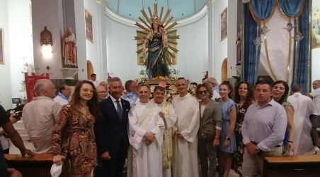 La città di Taurianova ha celebrato la festa in onore della Madonna del Carmine I festeggiamenti preceduti da una solenne novena, iniziata giorno sei luglio con il volo dei palloncini e lo sparo dei fuochi artificiali e predicata dal parroco Don Cesare Di Leo, hanno avuto luogo nei giorni 15 e 16 luglio, festa liturgica di Maria SS. del Monte Carmelo