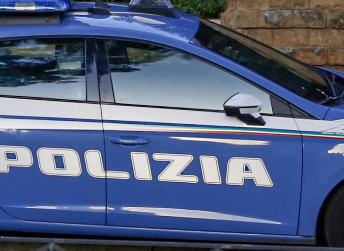 Palermo, donna ferita in casa da un colpo di pistola