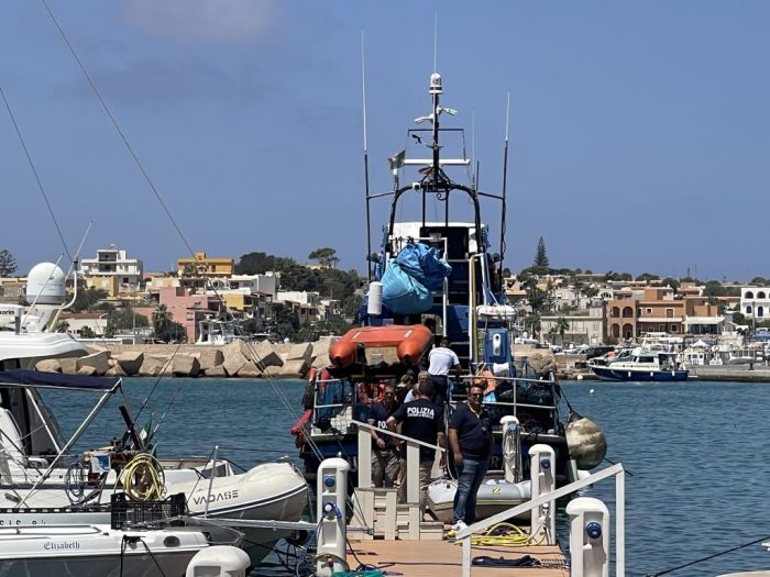 A Lampedusa ispezione di Questura e Capitaneria su nave Sea Watch