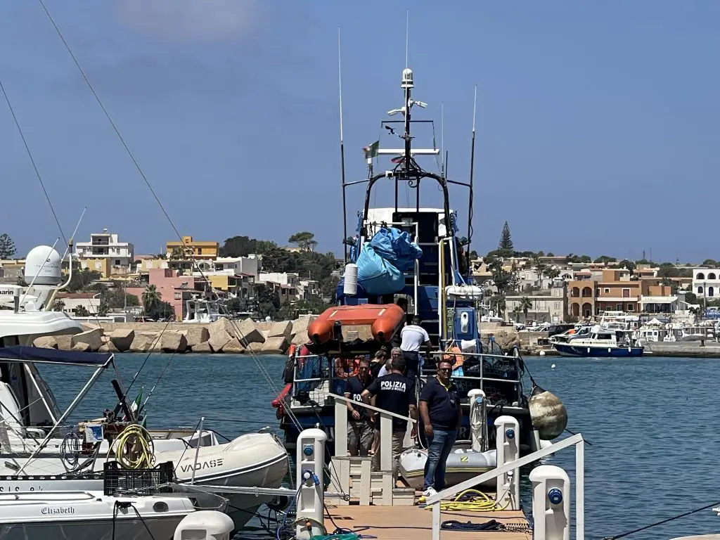 A Lampedusa ispezione di Questura e Capitaneria su nave seawatch