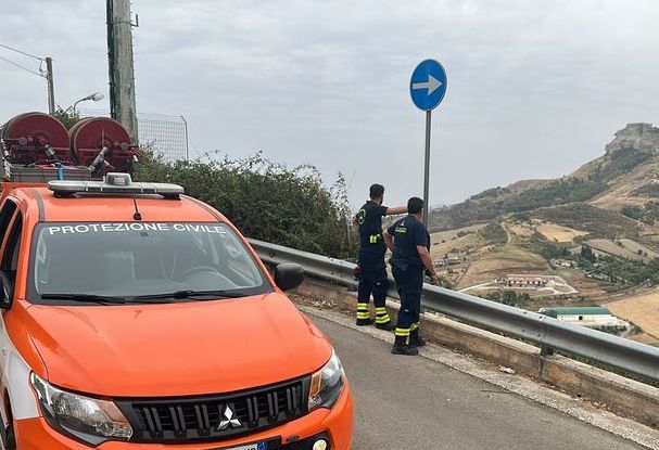 Incendi in Sicilia, disposto presidio e pattugliamento delle zone ad alto rischio