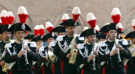 Domani concerto della Fanfara dell’Arma dei Carabinieri a Fuscaldo Scopertura del murale dedicato al Generale Carlo Alberto Dalla Chiesa, premiazione dei vincitori del premio letterario Vittime di Mafia e concerto della Fanfara dell’Arma dei Carabinieri. Sono questi i tre momenti salienti della Giornata della Legalità che, domani, si celebrerà a Fuscaldo