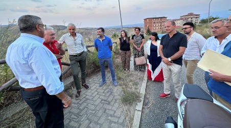 Cassano All’Ionio, Giornata storica per la città: partono i lavori alle Grotte di Sant’Angelo Alla Torre dell'orologio e per il percorso naturalistico della Foce del Crati